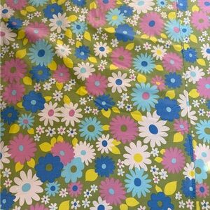 Vintage Wabasso crazy daisy sheet
Cotton